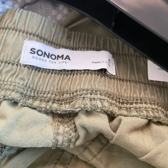 🌸 5 for $25 // Sonoma Olive Green Capri Pants Size 4 - Picture 5 of 6